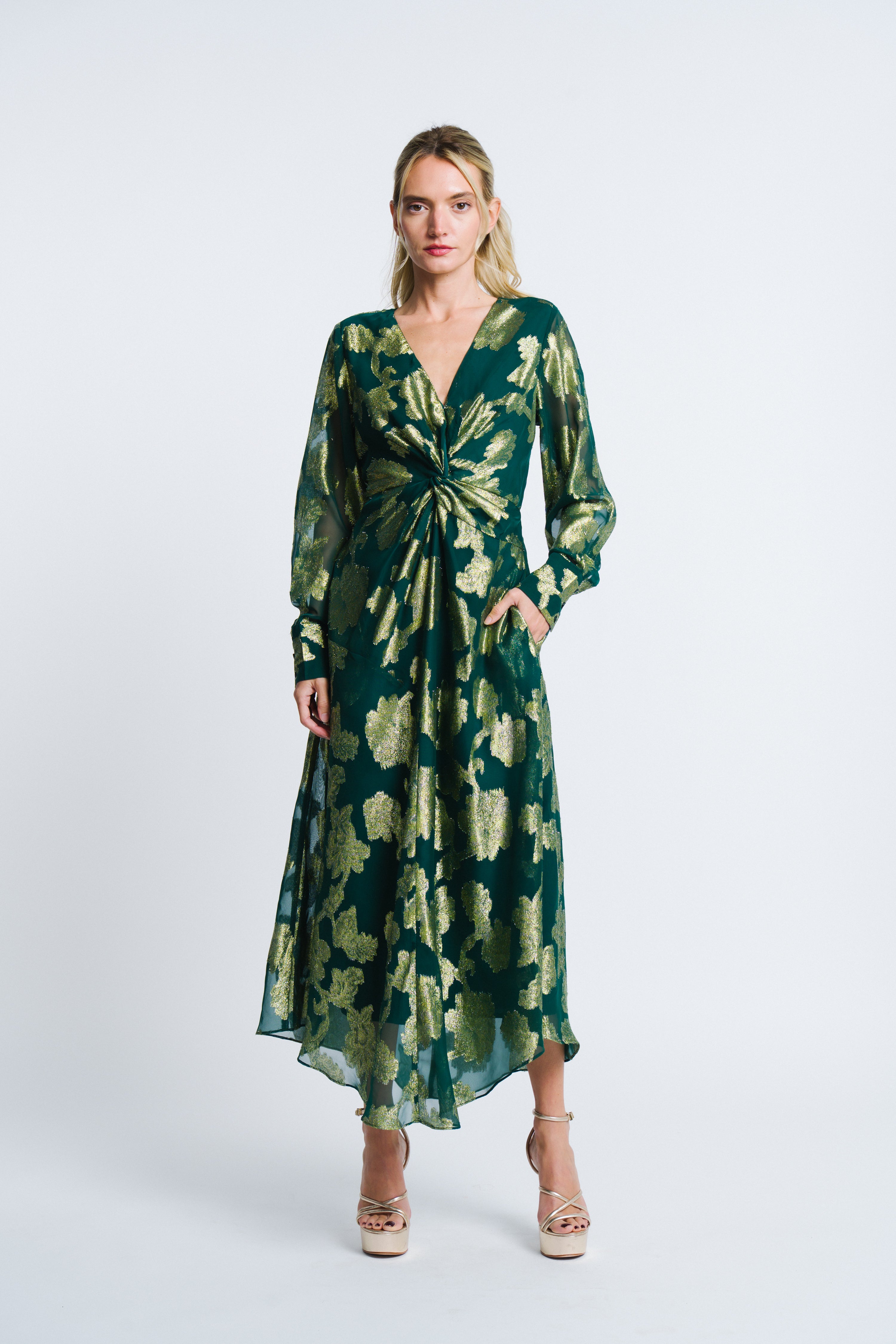 ciebon metallic dress Devyn Chiffon Twist Front Maxi – 34 1/2 length V Lucy in the Sky parentId:295131 Color:Gold Alice