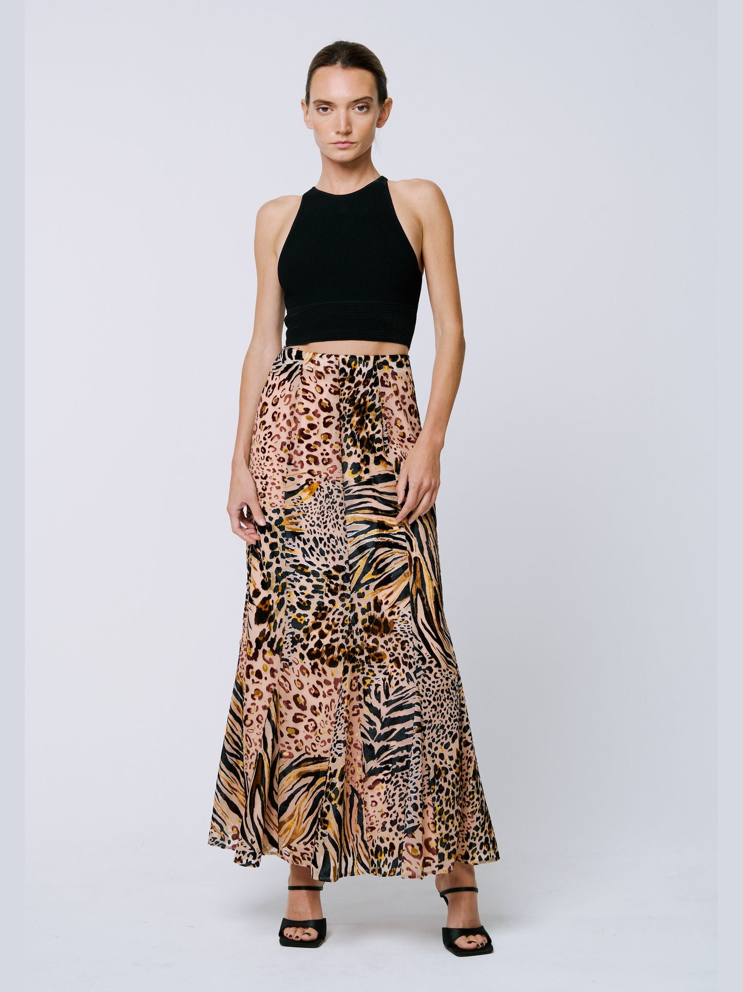 Abbi Terciopelo bordado