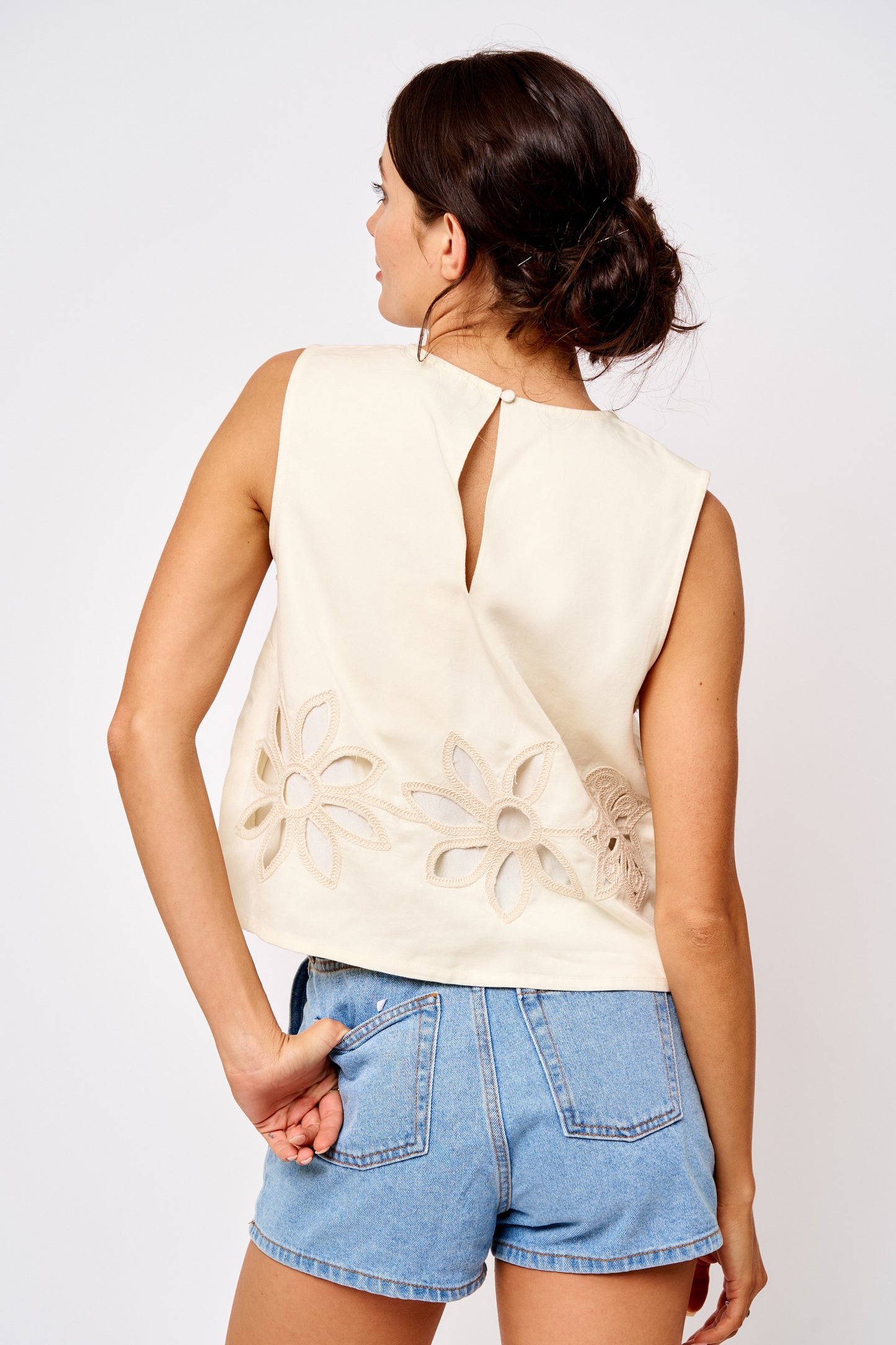Berit Cutwork Embroidered Sleeveless Top
