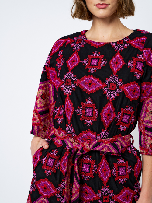 Cargar la imagen 1 en la vista de la galería. Daelyn Embroidered Mini Dress