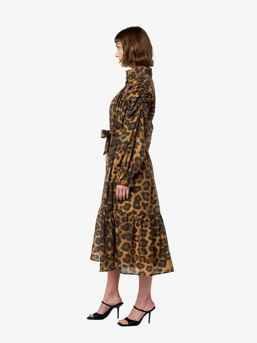Cargar la imagen 1 en la vista de la galería. Daphne Ruched Sleeve Animal Print Midi Dress