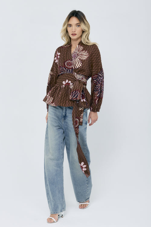 Cargar la imagen 1 en la vista de la galería. Opal Textured Floral Long Sleeve Wrap Top