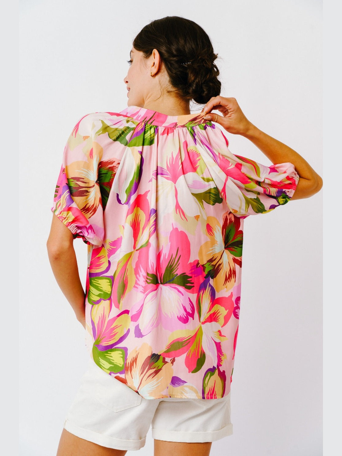 Blusa con estampado floral y mangas raglán de Gefjun 