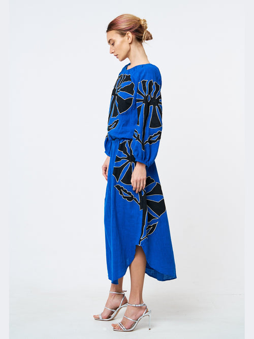 Cargar la imagen 1 en la vista de la galería. Blusa con mangas de obispo bordadas de Ginnie 