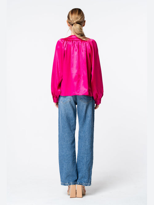 Cargar la imagen 1 en la vista de la galería. Blusa con mangas de obispo bordadas de Ginnie 