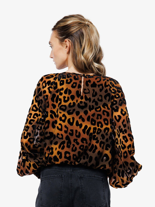 Cargar la imagen 1 en la vista de la galería. Lenny Animal Print Burnout Raglan Sleeve Top