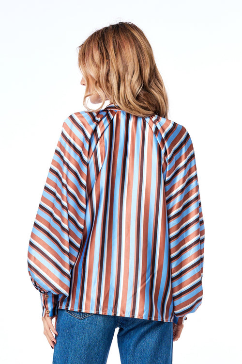 Cargar la imagen 1 en la vista de la galería. Milia Striped Satin Long Sleeve Top