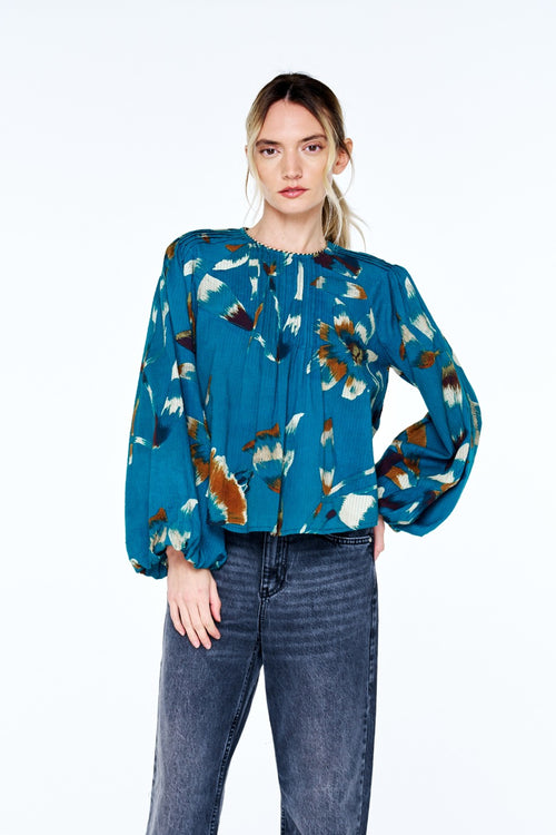 Load image 1 in gallery view. Faye Seersucker Pintuck Long Sleeve Top